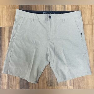 Vuori Shorts Men 32 Beige 7" Stretch Performance Golf Casual Travel